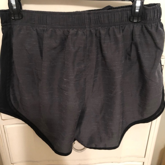 Nike dri fit tempo, black athletic running shorts size large - Picture 4 of 7
